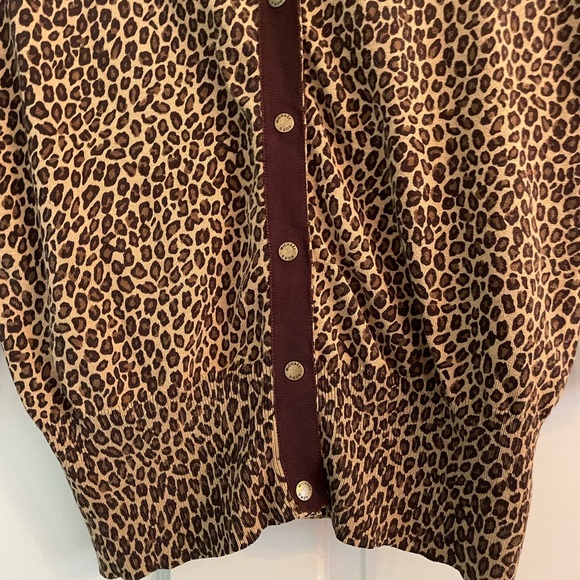 Euc silk Michael Kors leopard print snap up cardigan size medium - Picture 5 of 6